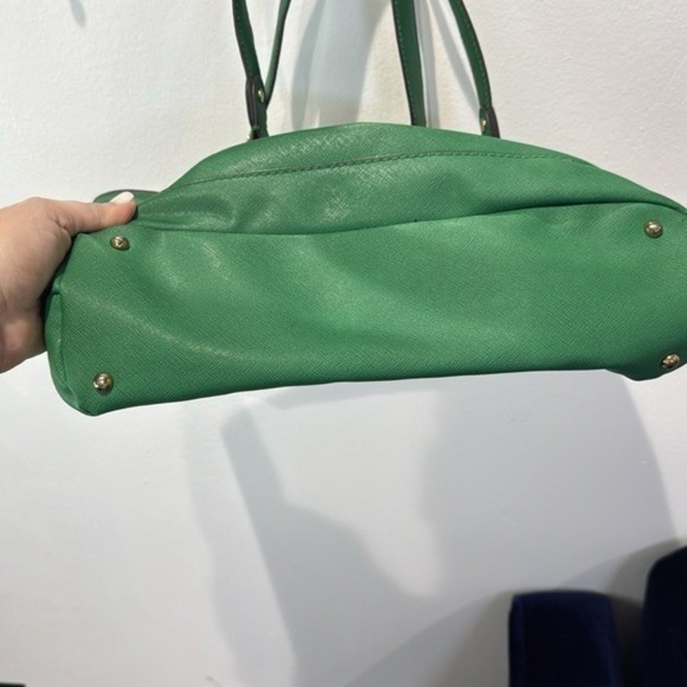 Liz Claiborne Green Satchel Shoulder Bag Purse Gold‎ Chain Accents - Picture 7 of 8